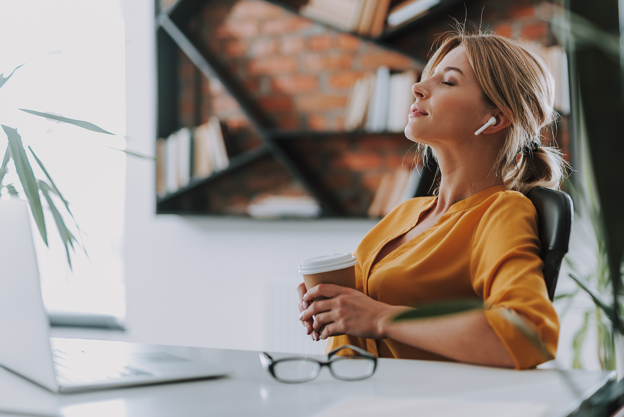 Musikhören im Homeoffice – Energiebringer oder Störfaktor?