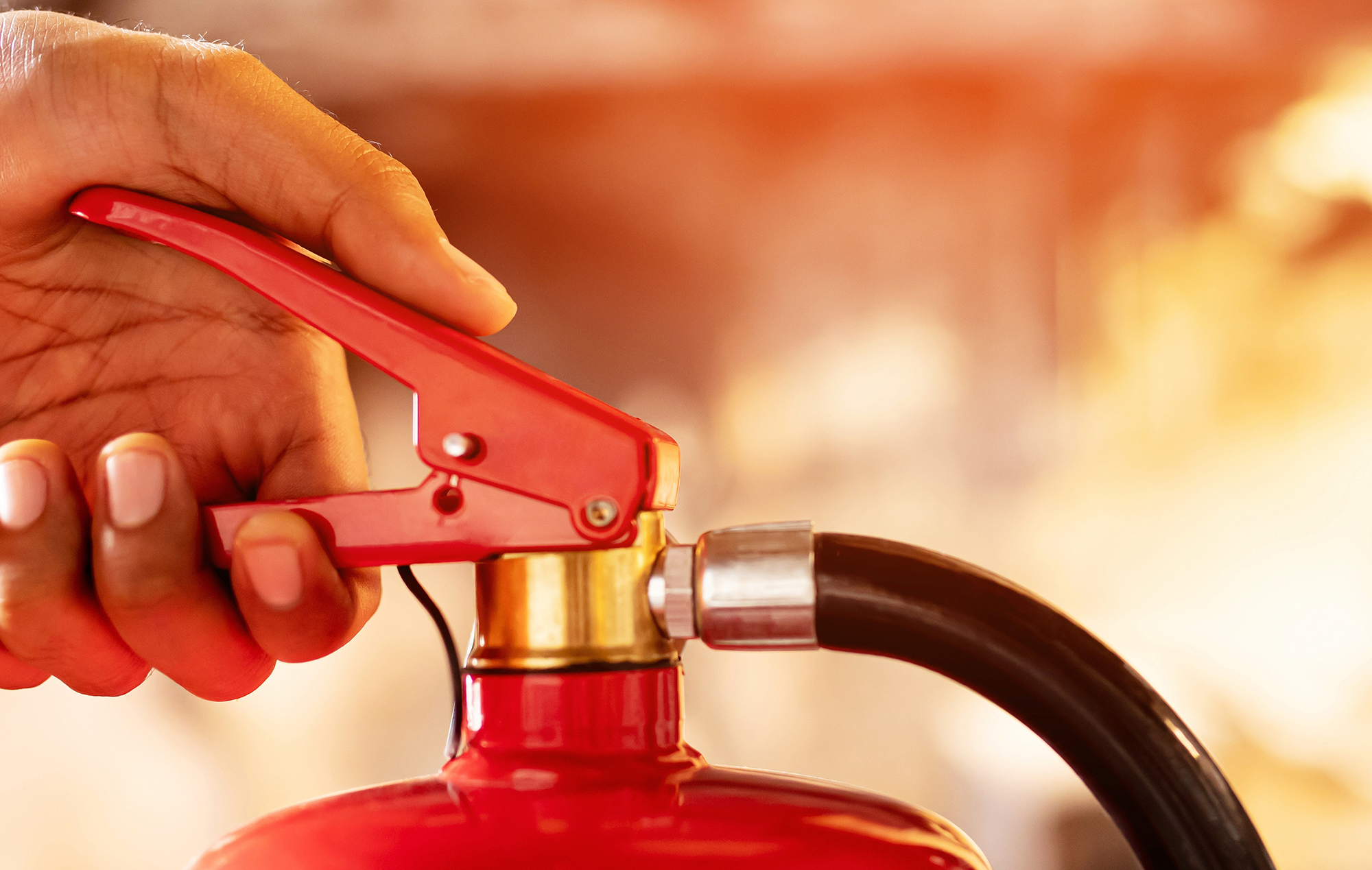LESERFRAGE: „Muss der Arbeitgeber Mitarbeitern im Homeoffice Feuerlöscher zur Verfügung stellen?“